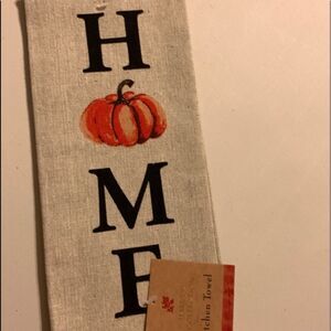 NWT Harvest Collection kitchen Towel HOME pumpkin 
Farmhouse style 



24